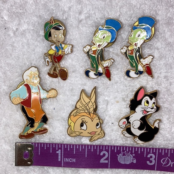Disney Pinocchio trading pins gepetto, figaro, Jiminy, Cleo - Picture 2 of 3